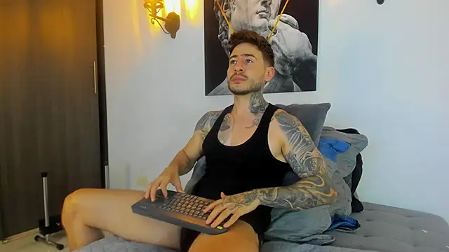 Snapshot of ChrisMiller69 chatting on December 3, 11:02 pm ChrisMiller69 online show from December 3, 11:02 pm