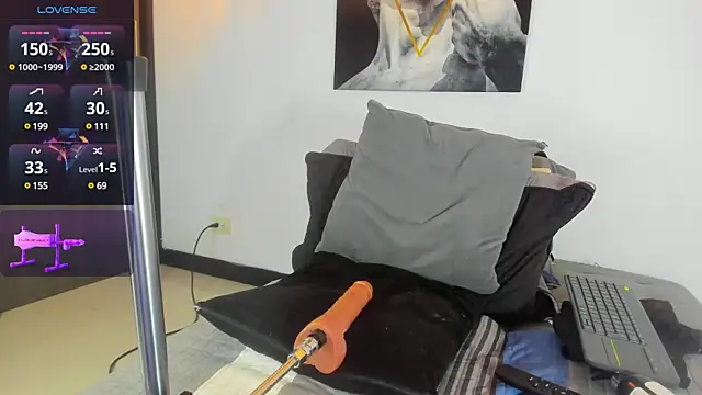 Snapshot of ChrisMiller69 chatting on February 26, 11:13 pm ChrisMiller69 online show from February 26, 11:13 pm
