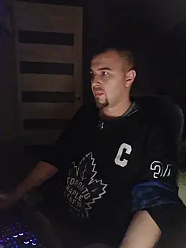 Foxyshaved online show from October 24, 3:30 am