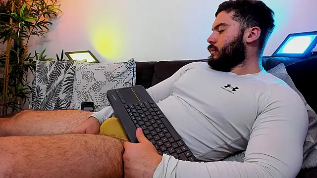 SebastianVilla  online show from June 30, 9:38 pm