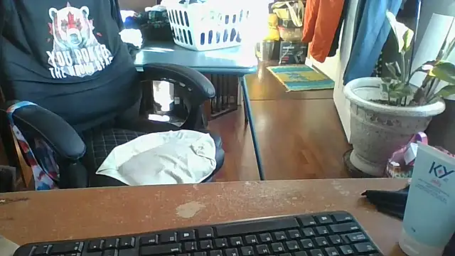 Daremeknot online show from March 30, 1:34 pm