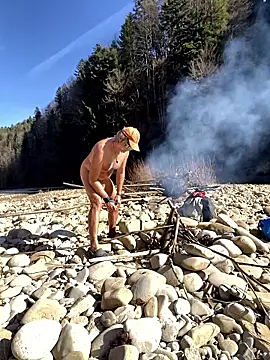 artXhibitor online show from February 26, 1:01 pm