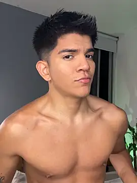 santiago 01 online show from December 14, 11:34 pm