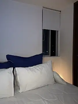 Snapshot of santiago_01 chatting on January 24, 12:42 am santiago 01 online show from January 24, 12:42 am
