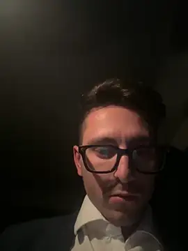 Snapshot of masterboss_ chatting on October 21, 7:39 pm masterboss  online show from October 21, 7:39 pm