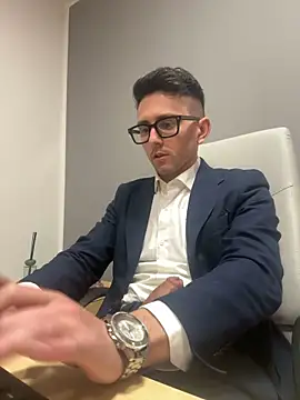 Snapshot of masterboss_ chatting on March 13, 12:46 pm masterboss  online show from March 13, 12:46 pm