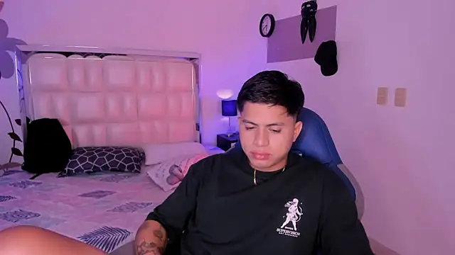 Snapshot of Niicky1_ chatting on January 15, 9:09 pm Niicky1 online show from January 15, 9:09 pm