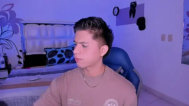 Snapshot of Niicky1_ chatting on March 1, 9:04 pm Niicky1 online show from March 1, 9:04 pm