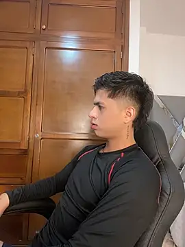 Snapshot of Niicky1_ chatting on March 6, 4:49 pm Niicky1 online show from March 6, 4:49 pm