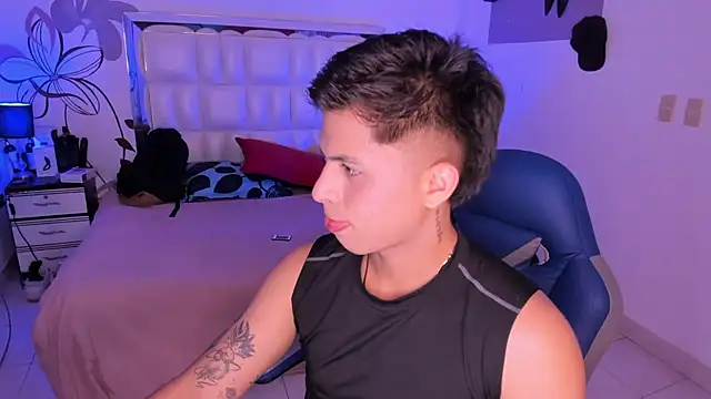 Snapshot of Niicky1_ chatting on January 29, 8:35 pm Niicky1 online show from January 29, 8:35 pm