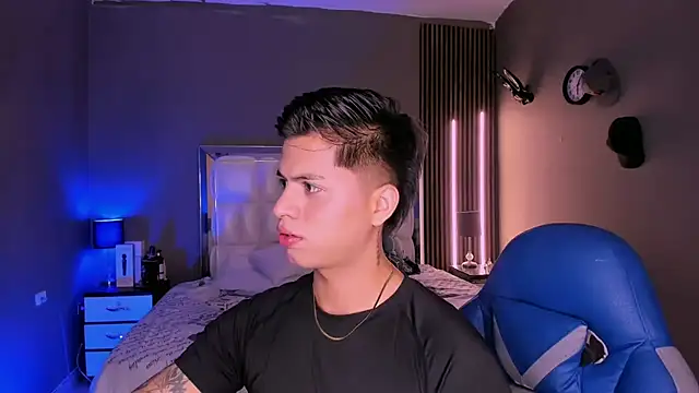 Snapshot of Niicky1_ chatting on March 18, 9:10 pm Niicky1 online show from March 18, 9:10 pm