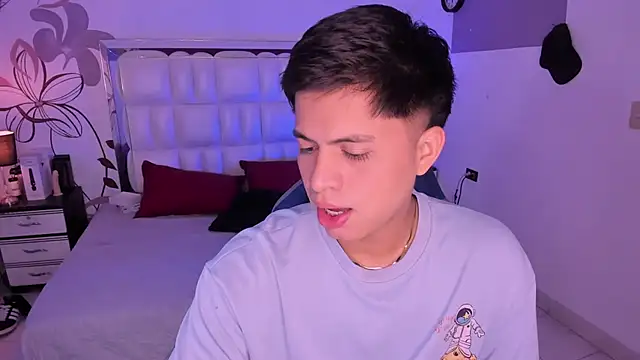 Snapshot of Niicky1_ chatting on December 7, 8:27 pm Niicky1 online show from December 7, 8:27 pm