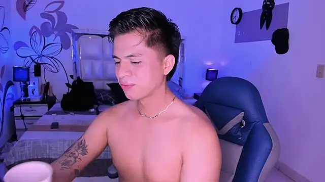 Snapshot of Niicky1_ chatting on February 28, 8:50 pm Niicky1 online show from February 28, 8:50 pm