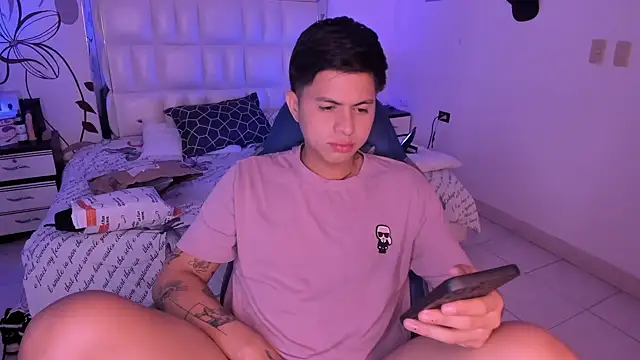 Snapshot of Niicky1_ chatting on January 13, 9:09 pm Niicky1 online show from January 13, 9:09 pm