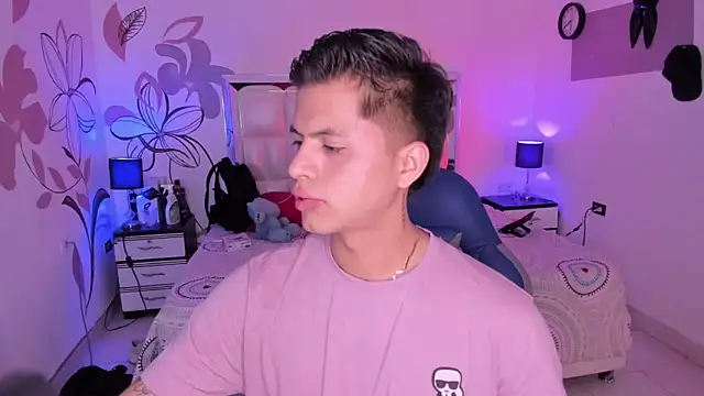 Snapshot of Niicky1_ chatting on February 13, 9:17 pm Niicky1 online show from February 13, 9:17 pm