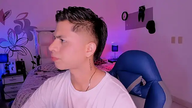 Snapshot of Niicky1_ chatting on February 18, 9:31 pm Niicky1 online show from February 18, 9:31 pm