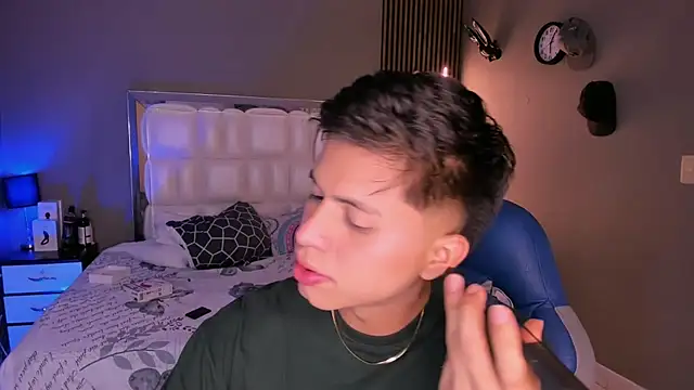 Snapshot of Niicky1_ chatting on March 15, 9:05 pm Niicky1 online show from March 15, 9:05 pm