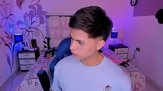 Snapshot of Niicky1_ chatting on December 17, 8:54 pm Niicky1 online show from December 17, 8:54 pm