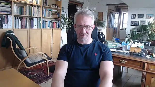 tom-swede online show from December 2, 12:08 pm