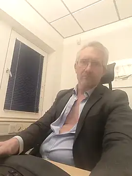 tom-swede online show from January 7, 3:33 pm