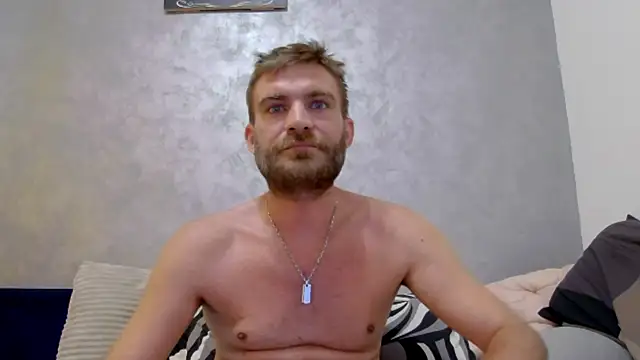 Snapshot of 10in_deluxe chatting on September 23, 8:24 am 10in deluxe online show from September 23, 8:24 am