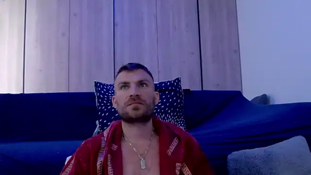 Snapshot of 10in_deluxe chatting on October 18, 7:13 am 10in deluxe online show from October 18, 7:13 am