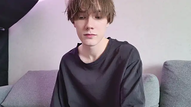 callmenineoneseven online show from October 21, 12:41 pm