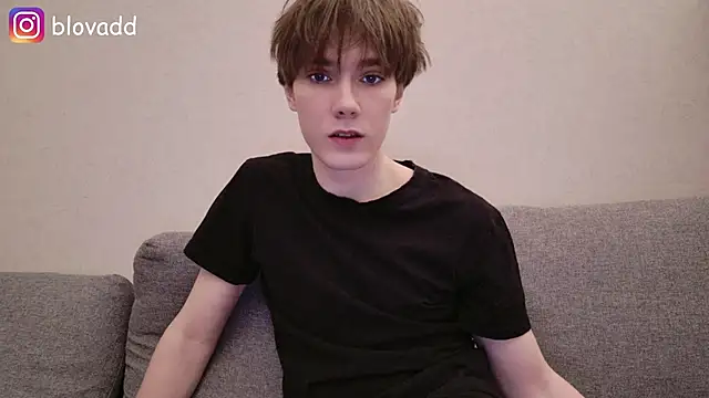 callmenineoneseven online show from February 16, 1:25 am