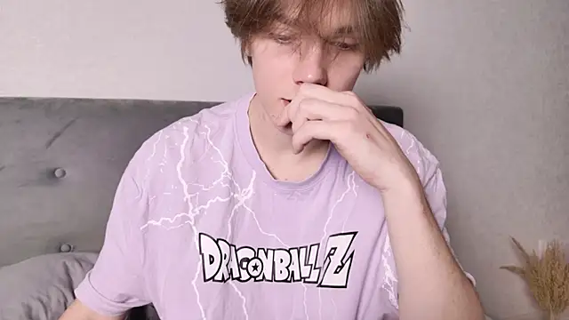 callmenineoneseven online show from October 1, 7:18 pm