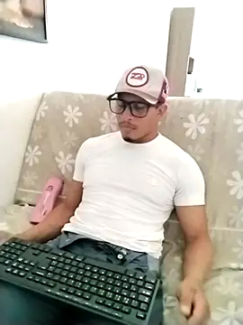 Piroca doce18 online show from October 11, 6:34 pm