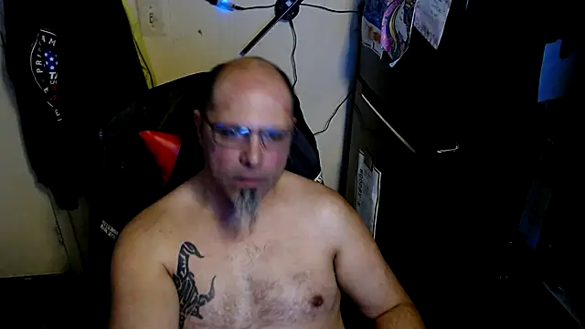 KrazyLegz online show from April 20, 10:23 pm