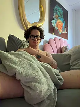 hardmecl online show from April 19, 6:10 pm