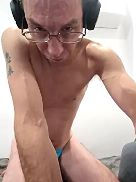 Iliketocooksquirt25 online show from April 12, 11:16 pm