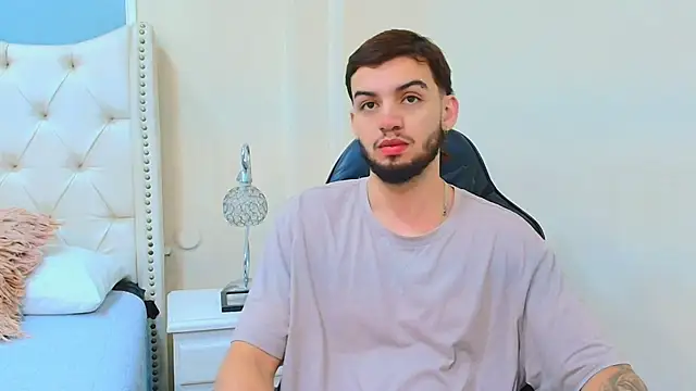 Michael magno online show from November 17, 12:30 pm