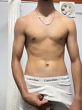 h0rnyguy001 online show from February 20, 11:01 am