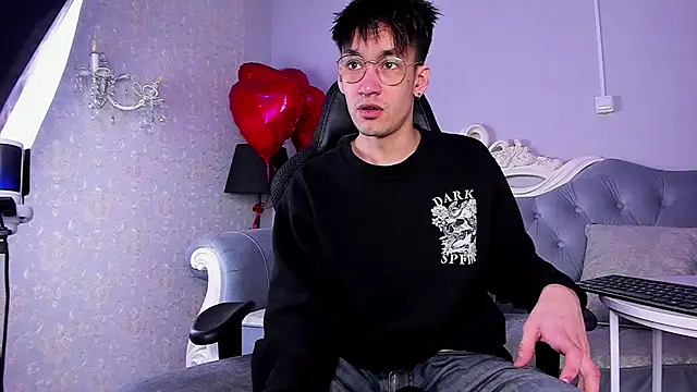 CalvinOwens online show from February 9, 3:43 am