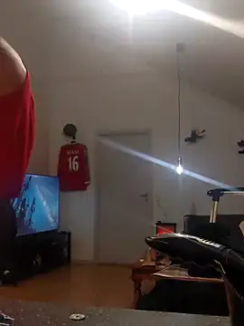 eltoulou online show from December 25, 9:00 pm