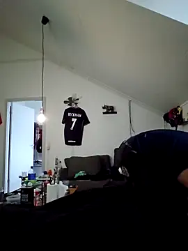 eltoulou online show from December 9, 1:04 pm