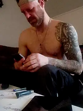 eltoulou online show from March 5, 4:46 pm