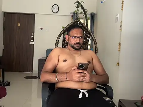 lovbombayduck11 online show from June 3, 10:39 am