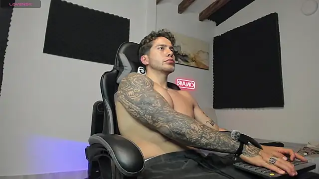 Snapshot of LucianSinclair chatting on September 28, 12:19 am LucianSinclair online show from September 28, 12:19 am