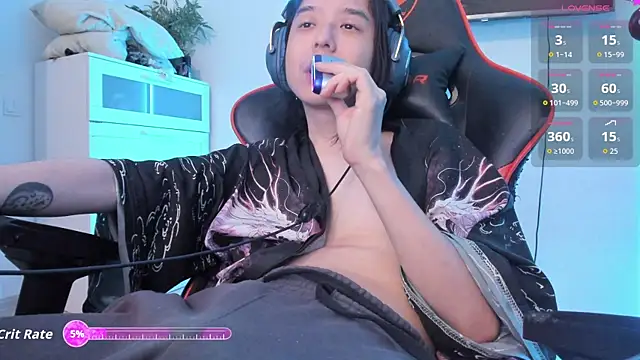 wexlee7 online show from November 15, 2:24 am