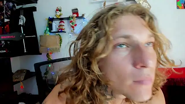 Snapshot of Tom_Krakow chatting on December 11, 7:21 pm Tom Krakow online show from December 11, 7:21 pm