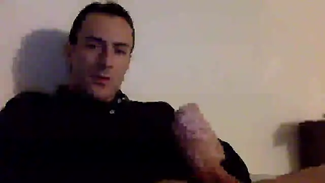 Snapshot of mainnrd chatting on January 6, 2:04 am mainnrd online show from January 6, 2:04 am