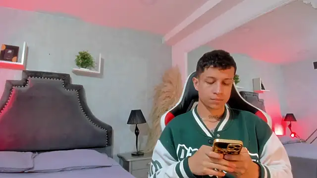 AgarEvans online show from April 19, 5:18 am