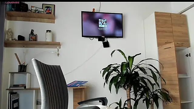 manucute 23  online show from March 31, 3:58 pm