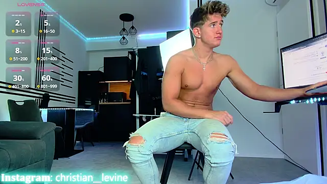 Snapshot of ChristianLevine_ chatting on January 18, 6:20 am ChristianLevine online show from January 18, 6:20 am