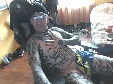 Tomi18cmm2 online show from April 5, 1:18 pm