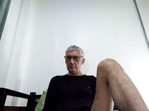 Snapshot of BIGUNCUTHARDCOCK chatting on January 9, 12:35 am BIGUNCUTHARDCOCK online show from January 9, 12:35 am