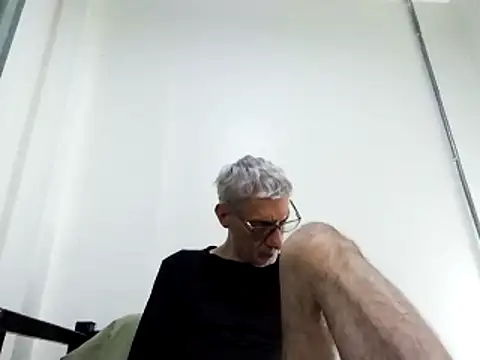 Snapshot of BIGUNCUTHARDCOCK chatting on January 19, 12:49 am BIGUNCUTHARDCOCK online show from January 19, 12:49 am